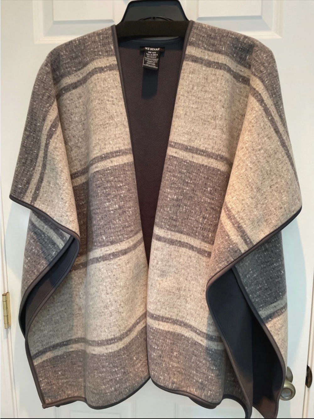 NWOT Ike Behar super soft blanket open poncho wrap
